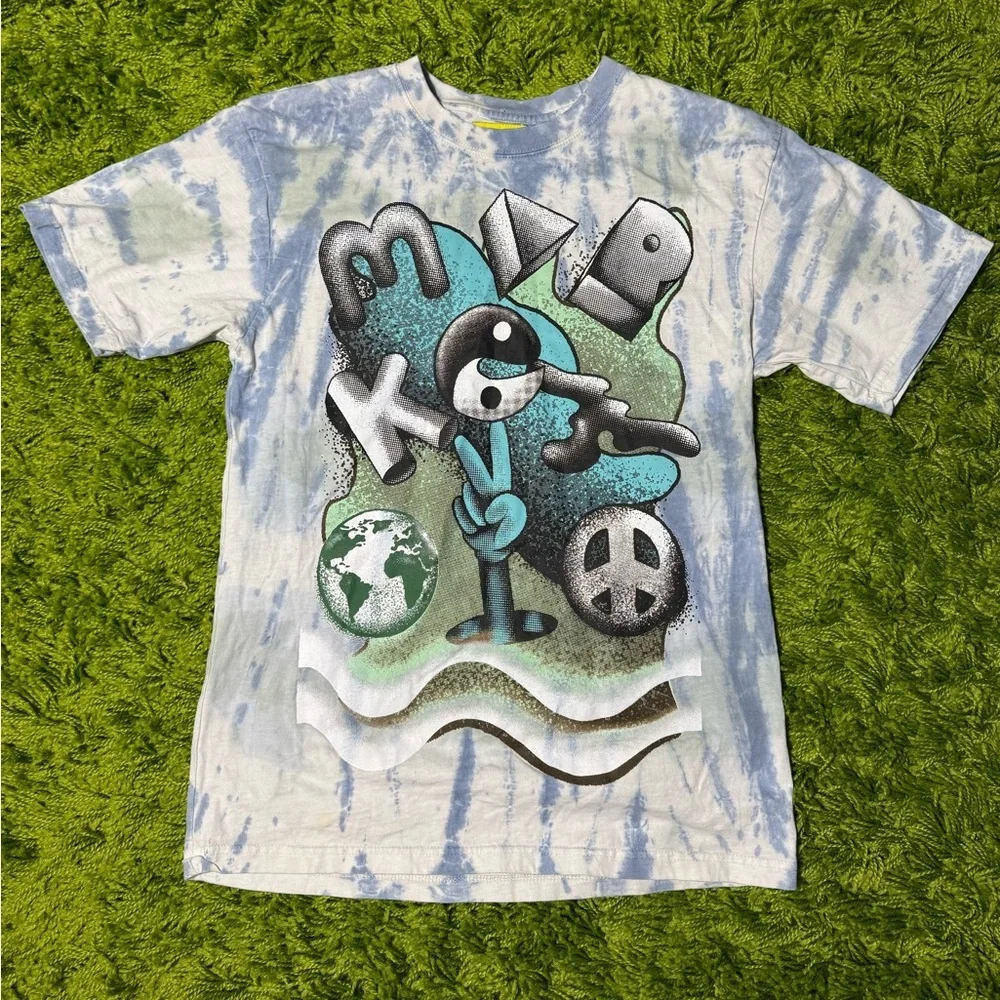 Peace and Love Graphic‎ T Shirt